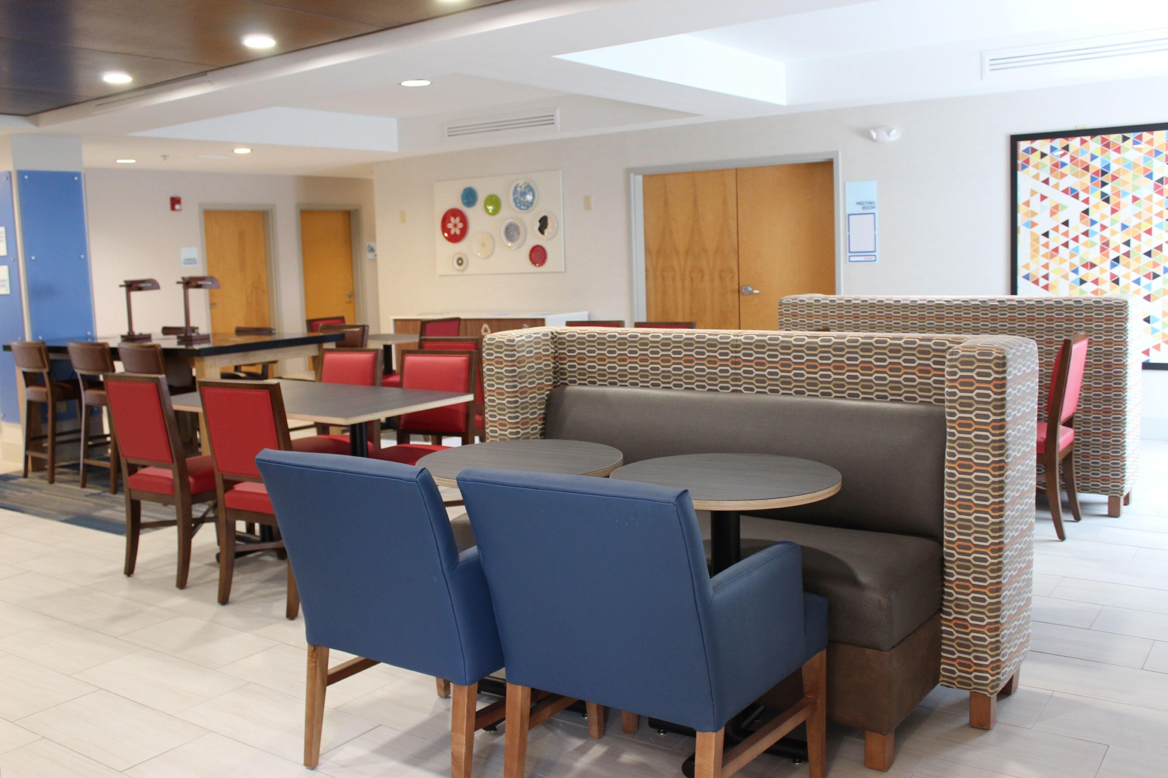 Holiday Inn Express Forest City By Ihg Exteriér fotografie