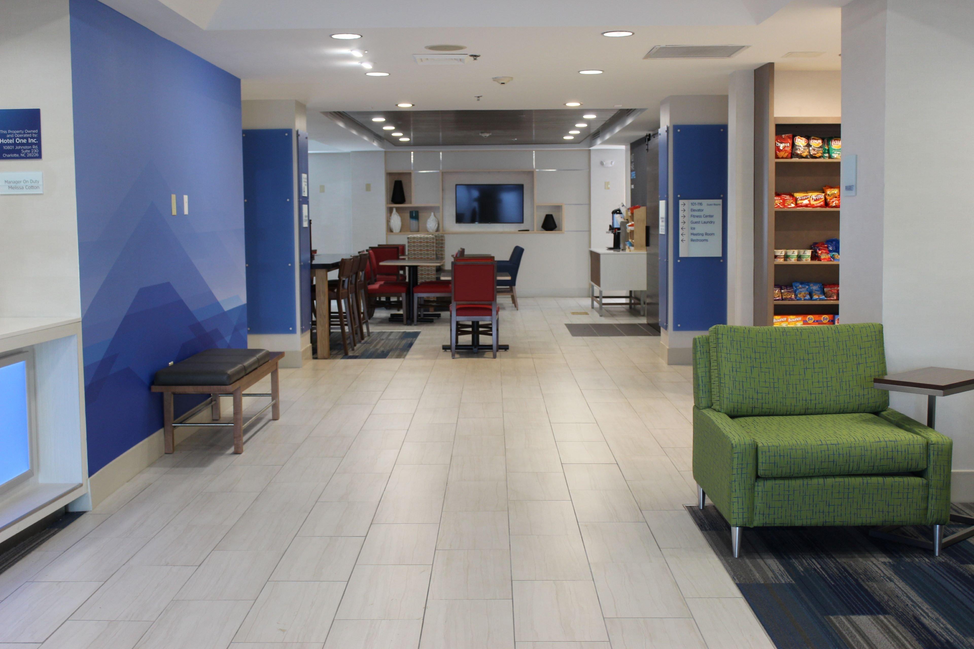 Holiday Inn Express Forest City By Ihg Exteriér fotografie
