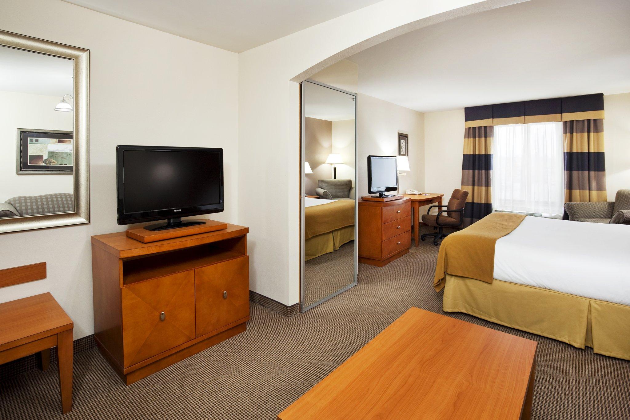 Holiday Inn Express Forest City By Ihg Pokoj fotografie
