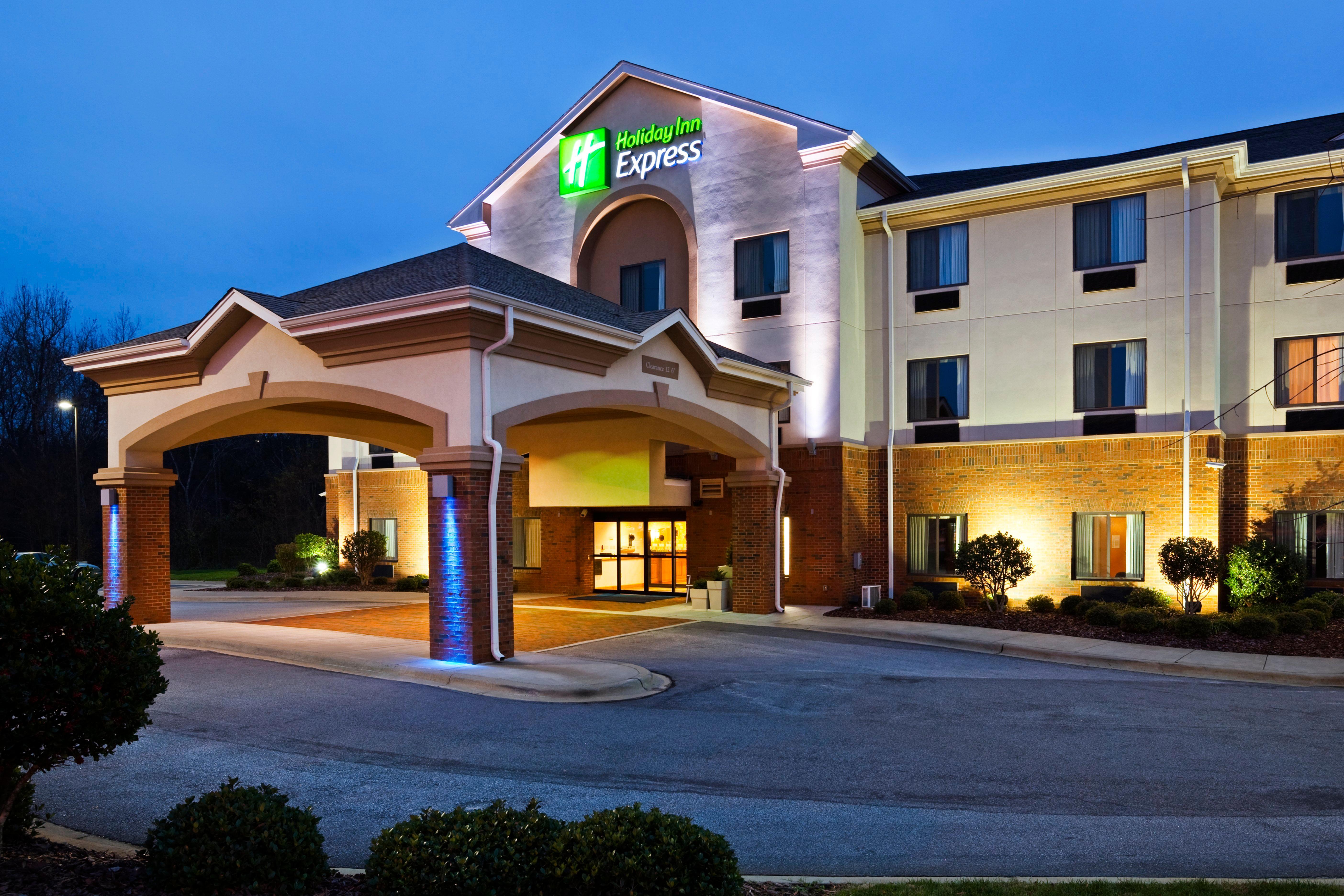 Holiday Inn Express Forest City By Ihg Exteriér fotografie